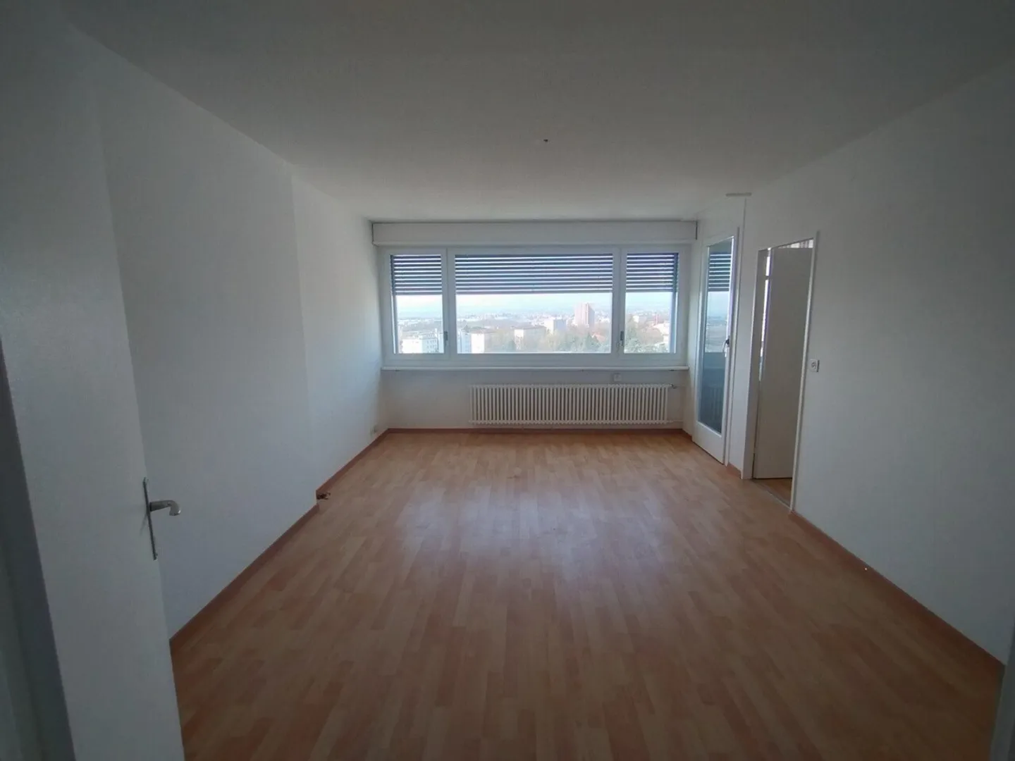 Appartement rénové avec balcon - Photo 8 sur 12