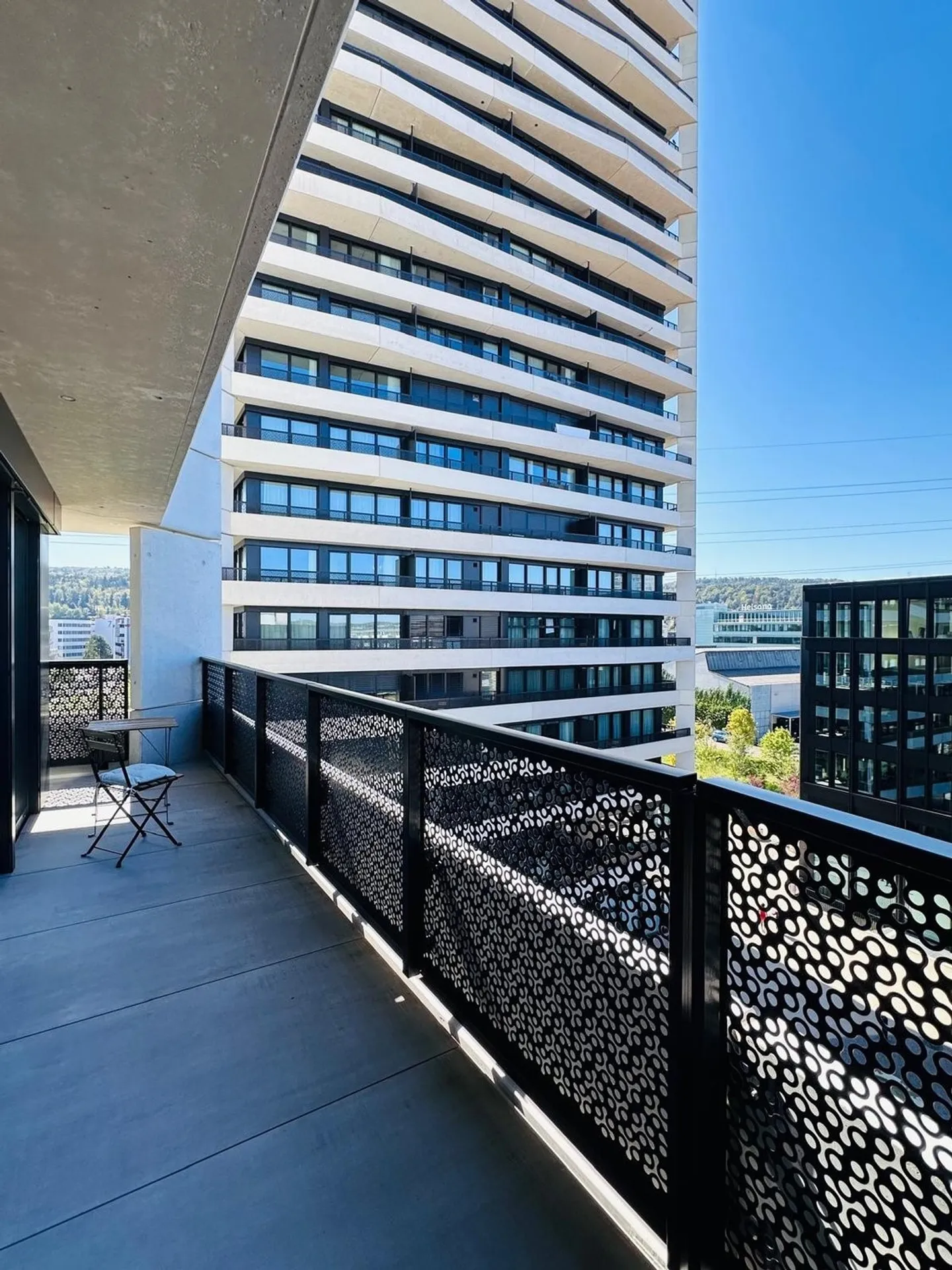 Exclusive furnished 2.5-room apartments in the Three Point Tower - Photo 7 of 9