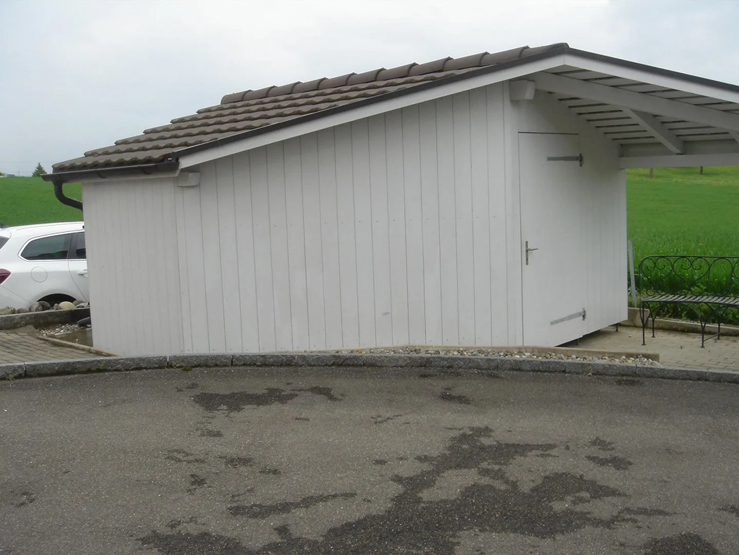 Luminoso appartamento di 4,5 stanze, deposito biciclette privato, area salotto e balcone - Foto 4 di 12