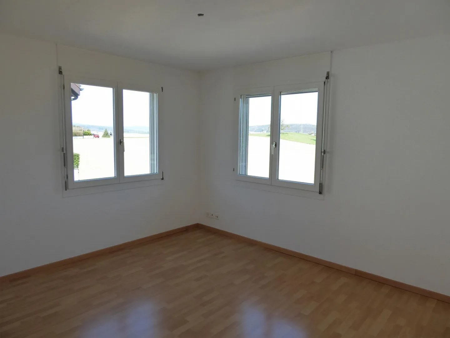 Luminoso appartamento di 4,5 stanze, deposito biciclette privato, area salotto e balcone - Foto 10 di 12