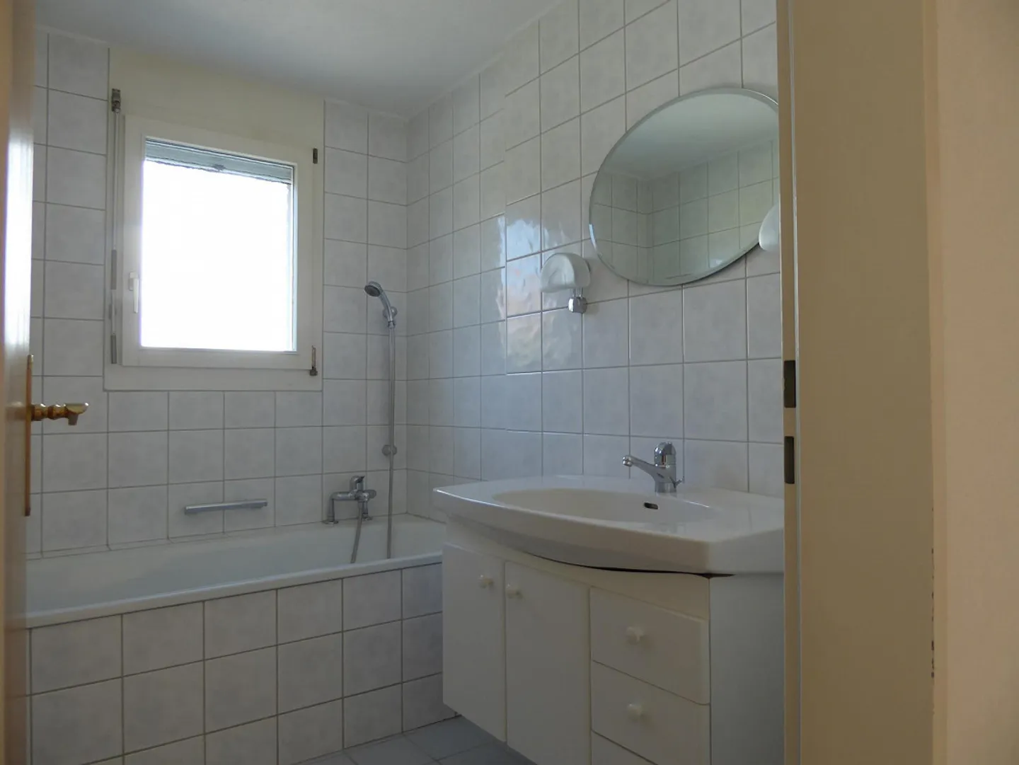 Luminoso appartamento di 4,5 stanze, deposito biciclette privato, area salotto e balcone - Foto 12 di 12