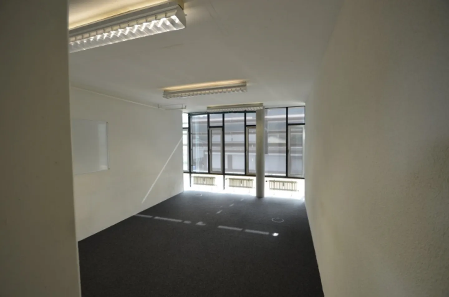 580m2 con stanze ben suddivise solo per te! Da noi troverai ciò che cerchi. - Foto 5 di 13