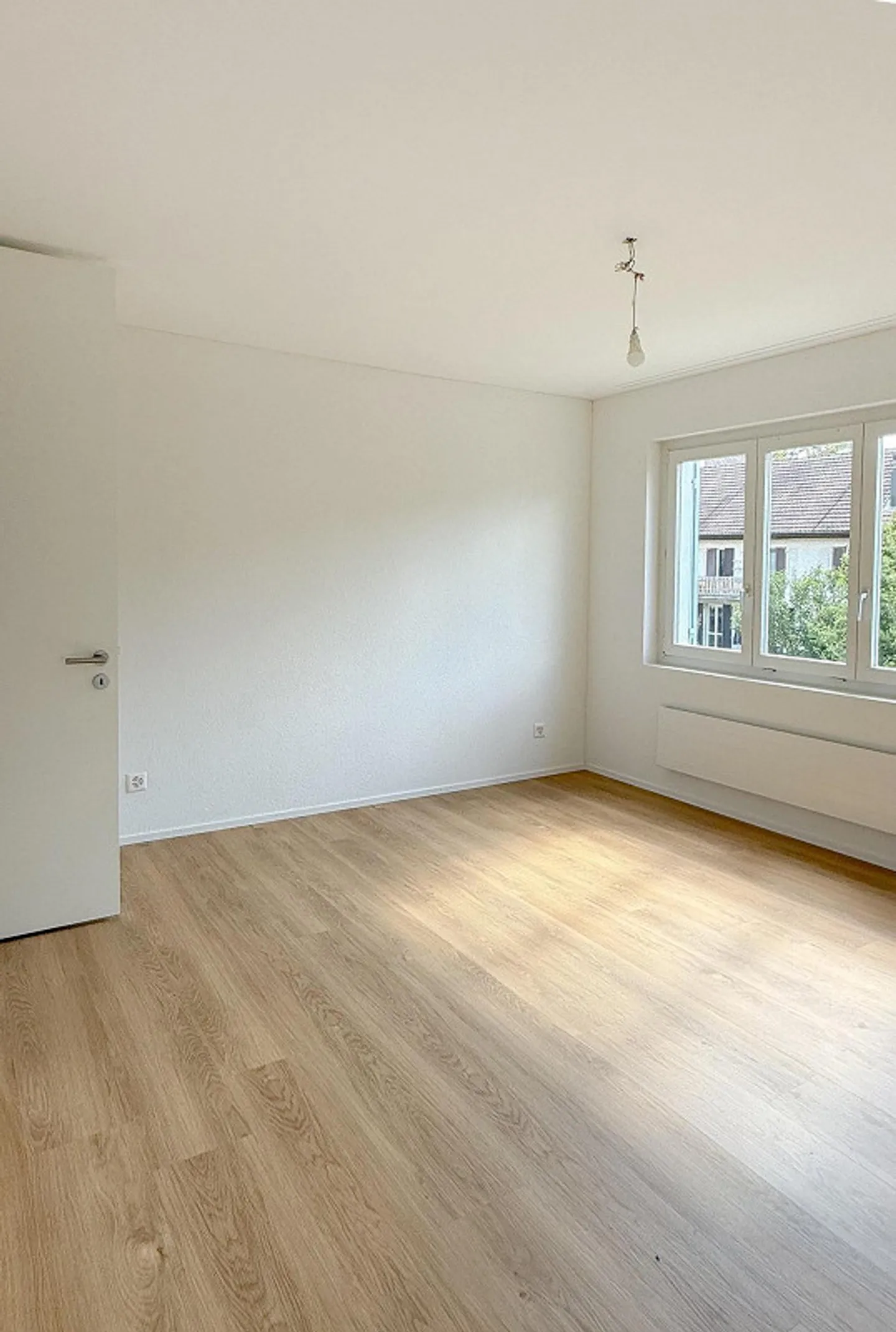 Appartamento 4 locali moderno e ristrutturato di alta qualità in una zona tranquilla - Foto 4 di 8