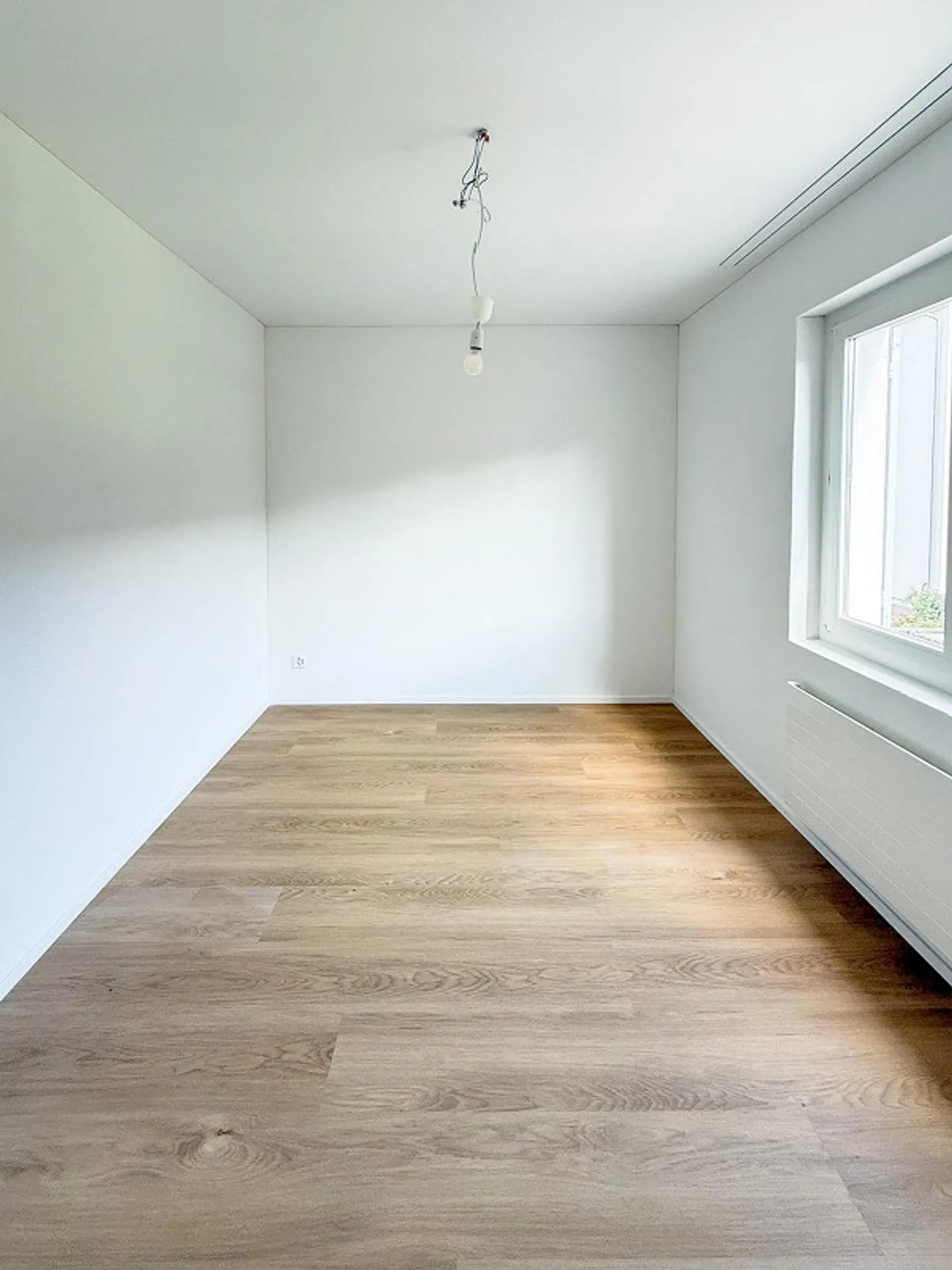 Appartamento 4 locali moderno e ristrutturato di alta qualità in una zona tranquilla - Foto 5 di 8