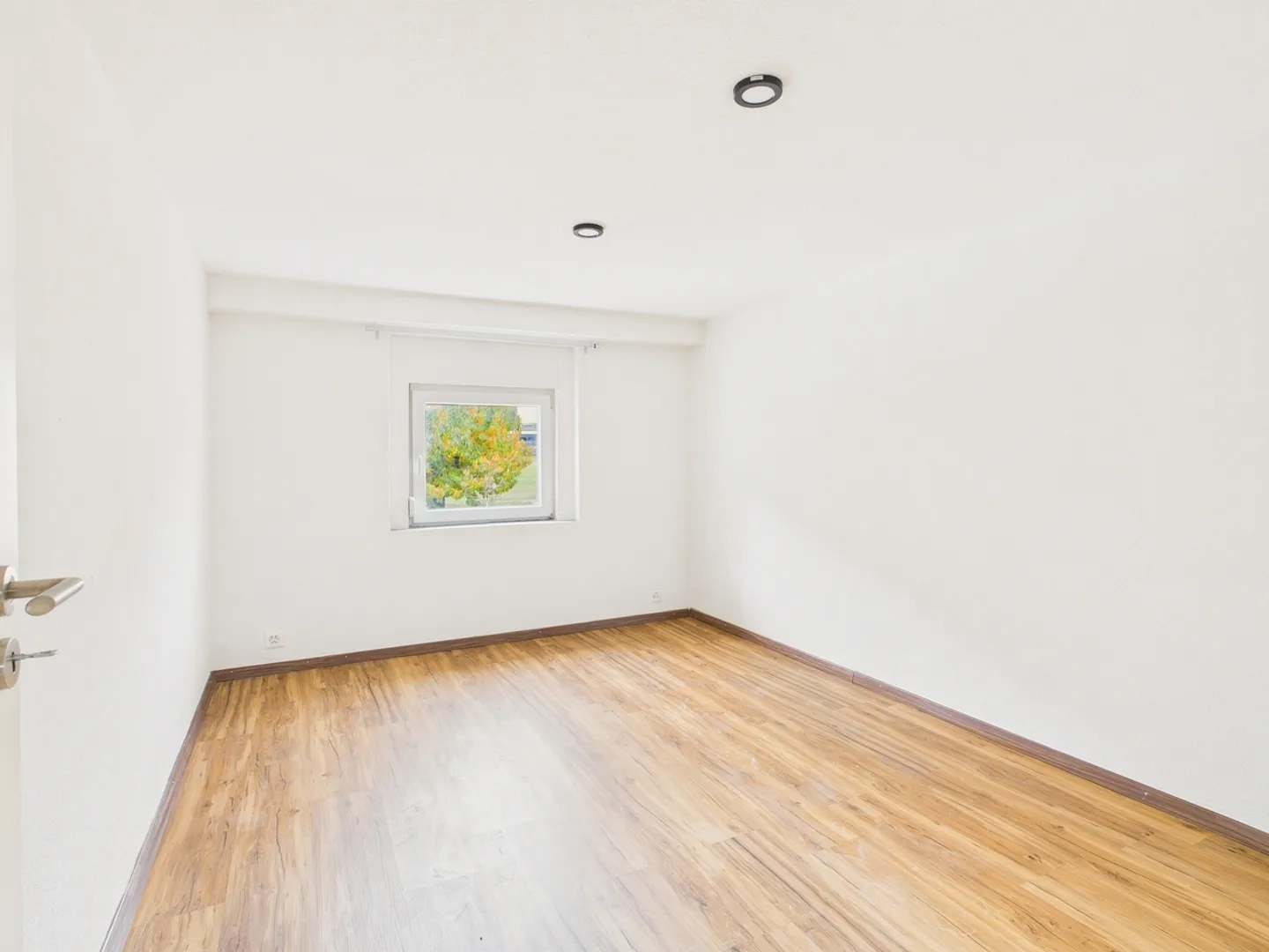 Charming 2.5-room apartment in Steg-Hohtenn with modern standard of construction - Photo 4 of 9