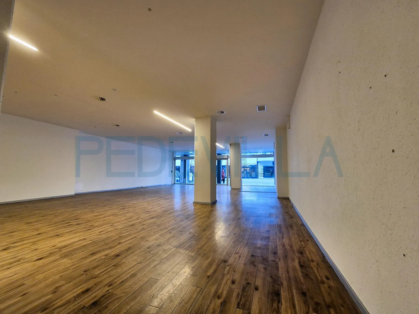 Zu vermieten: Geschäftslokal mit Schaufenster, zentrale Lage in Biel - Foto 1 von 8