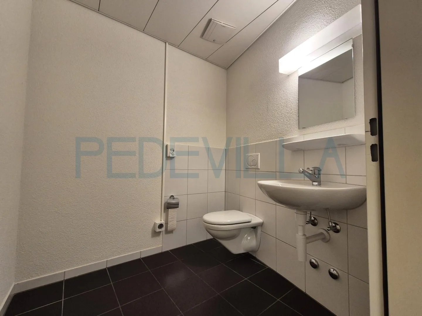 Zu vermieten: Geschäftslokal mit Schaufenster, zentrale Lage in Biel - Foto 5 von 8