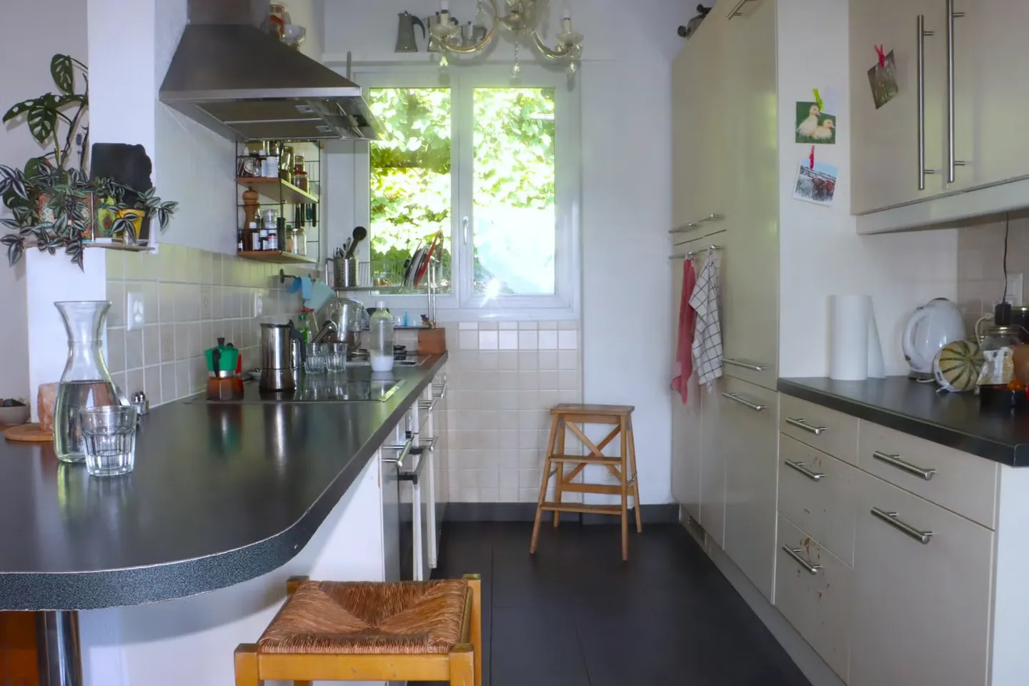 Casa affascinante con due appartamenti pronta per essere abitata - Foto 4 di 19