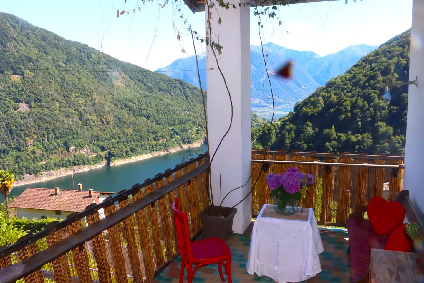 Casa affascinante con due appartamenti pronta per essere abitata - Foto 6 di 19