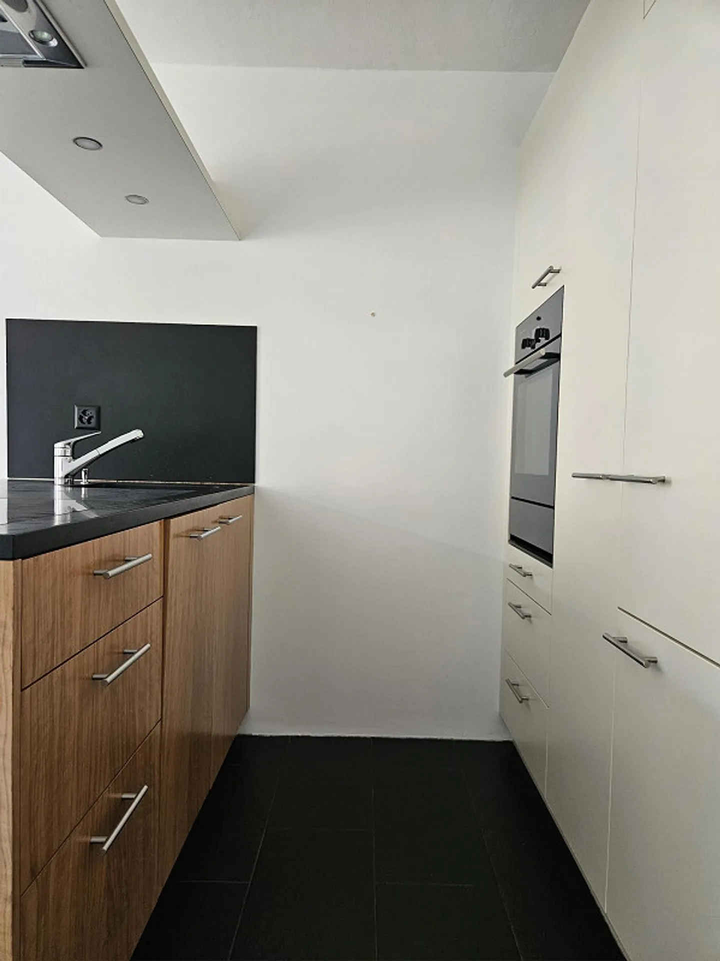 Spacious 3.5-room apartment in the old town of Ilanz - Photo 3 of 11