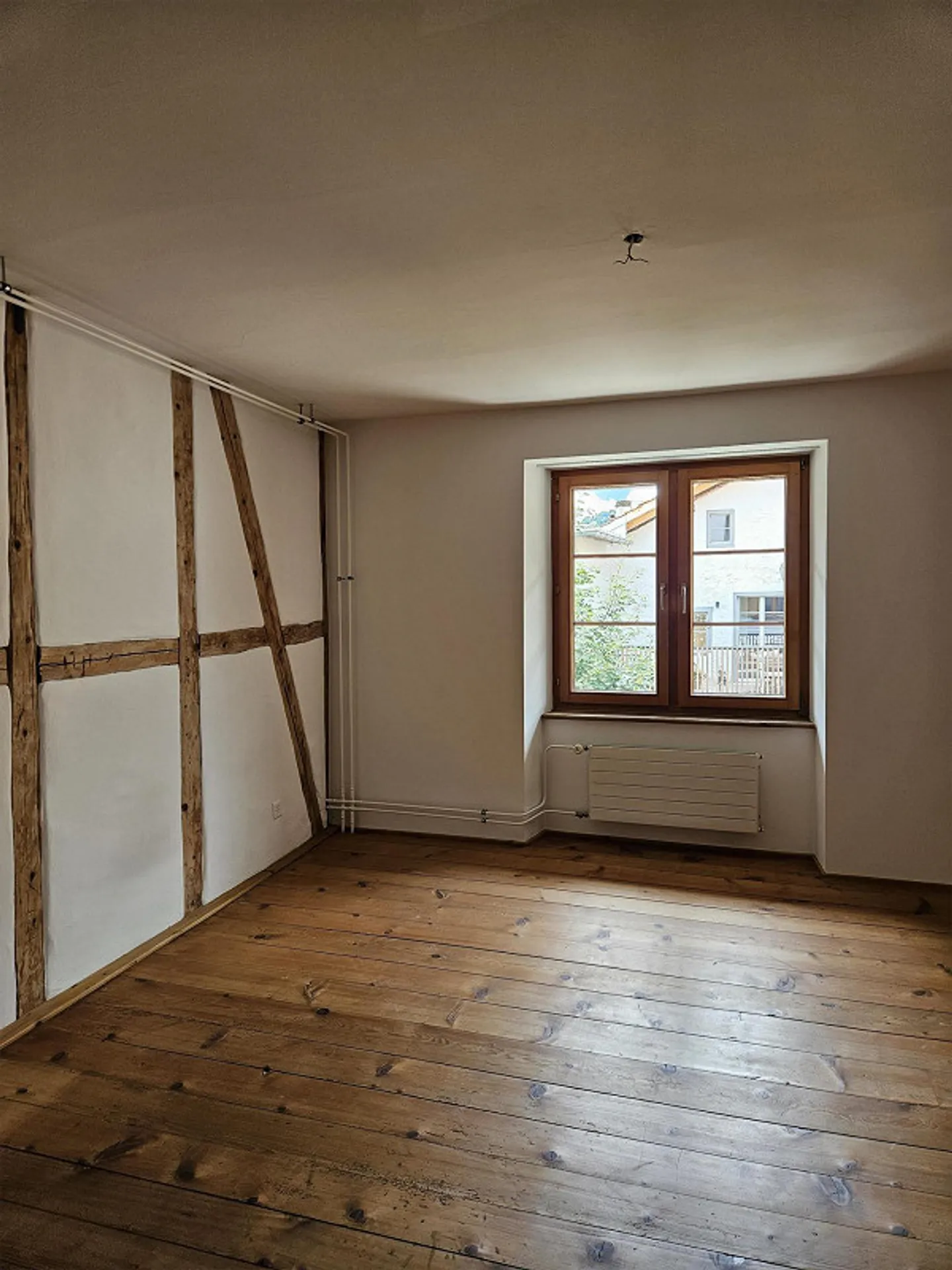 Spacious 3.5-room apartment in the old town of Ilanz - Photo 5 of 11