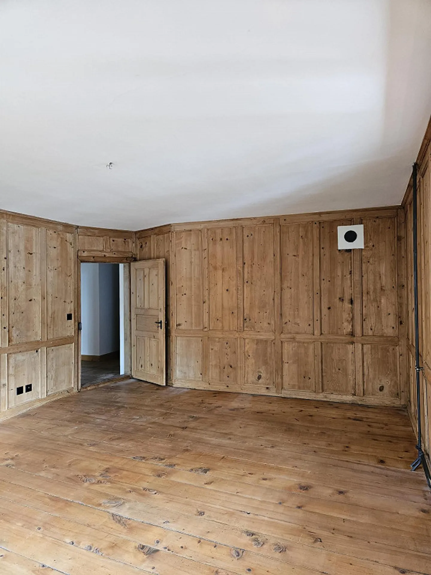 Spacious 3.5-room apartment in the old town of Ilanz - Photo 8 of 11