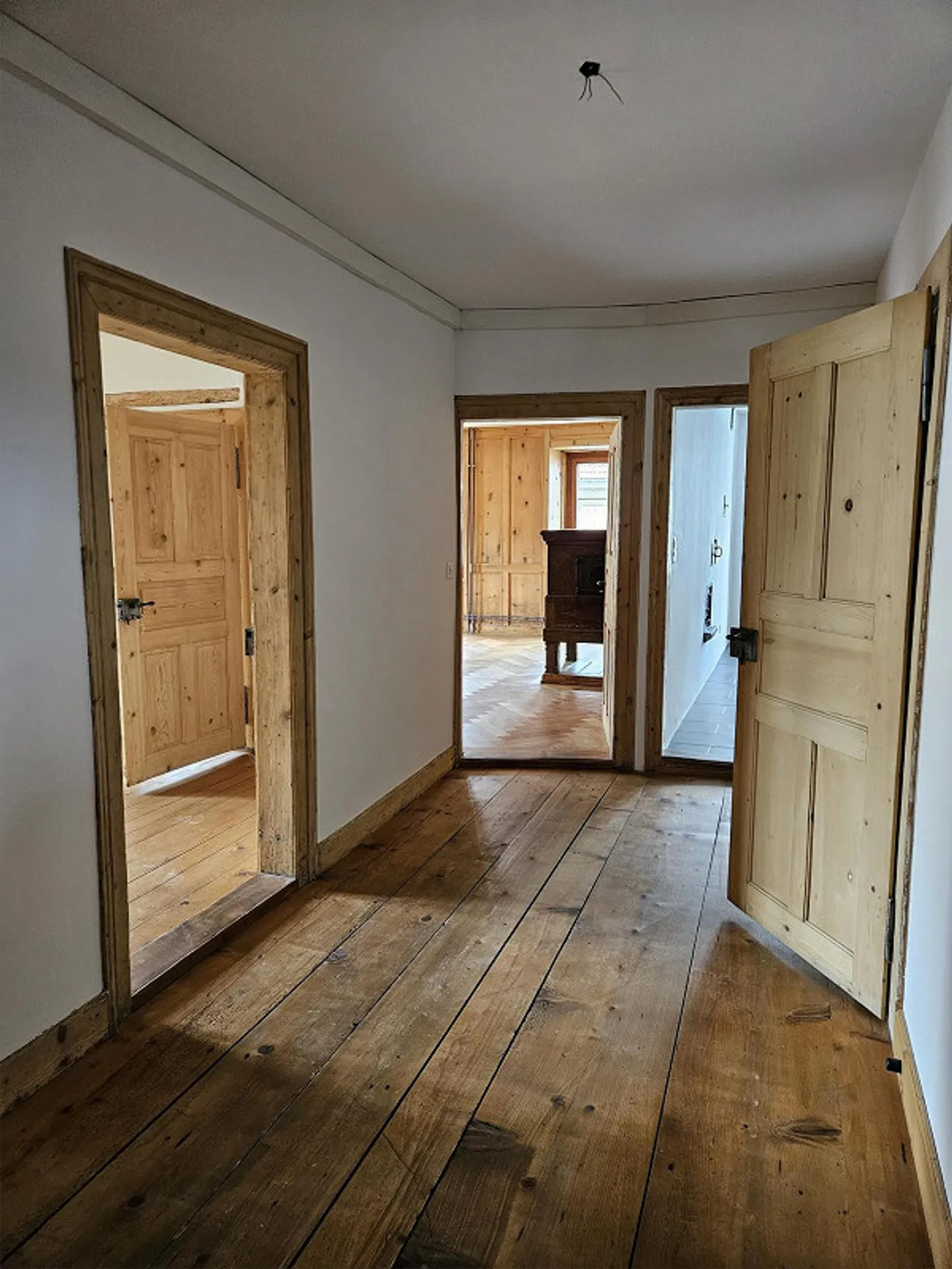 Spacious 3.5-room apartment in the old town of Ilanz - Photo 9 of 11