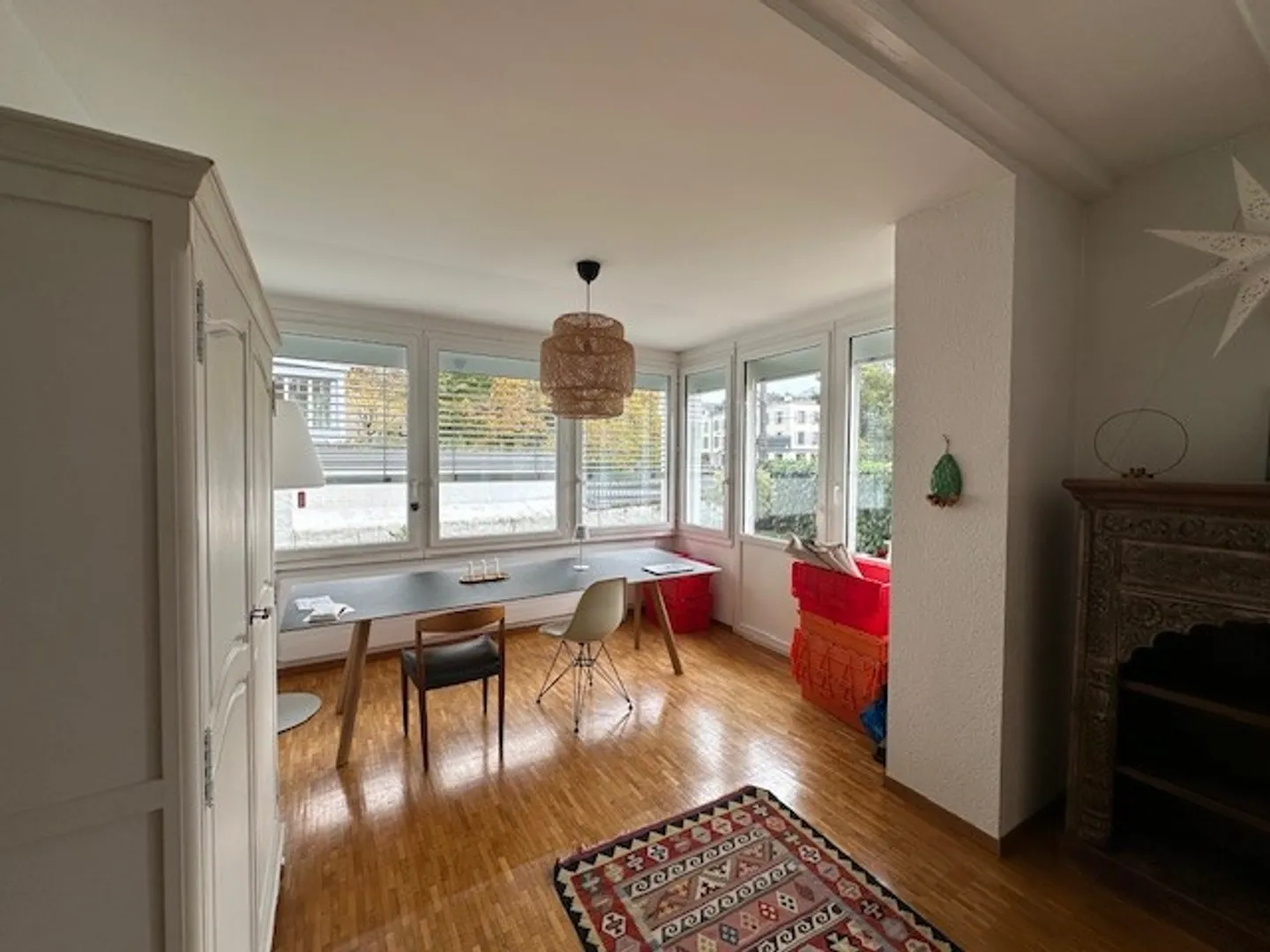 Appartement spacieux de 3,5 pièces au rez-de-chaussée avec terrasse et jardin privé. - Photo 1 sur 9