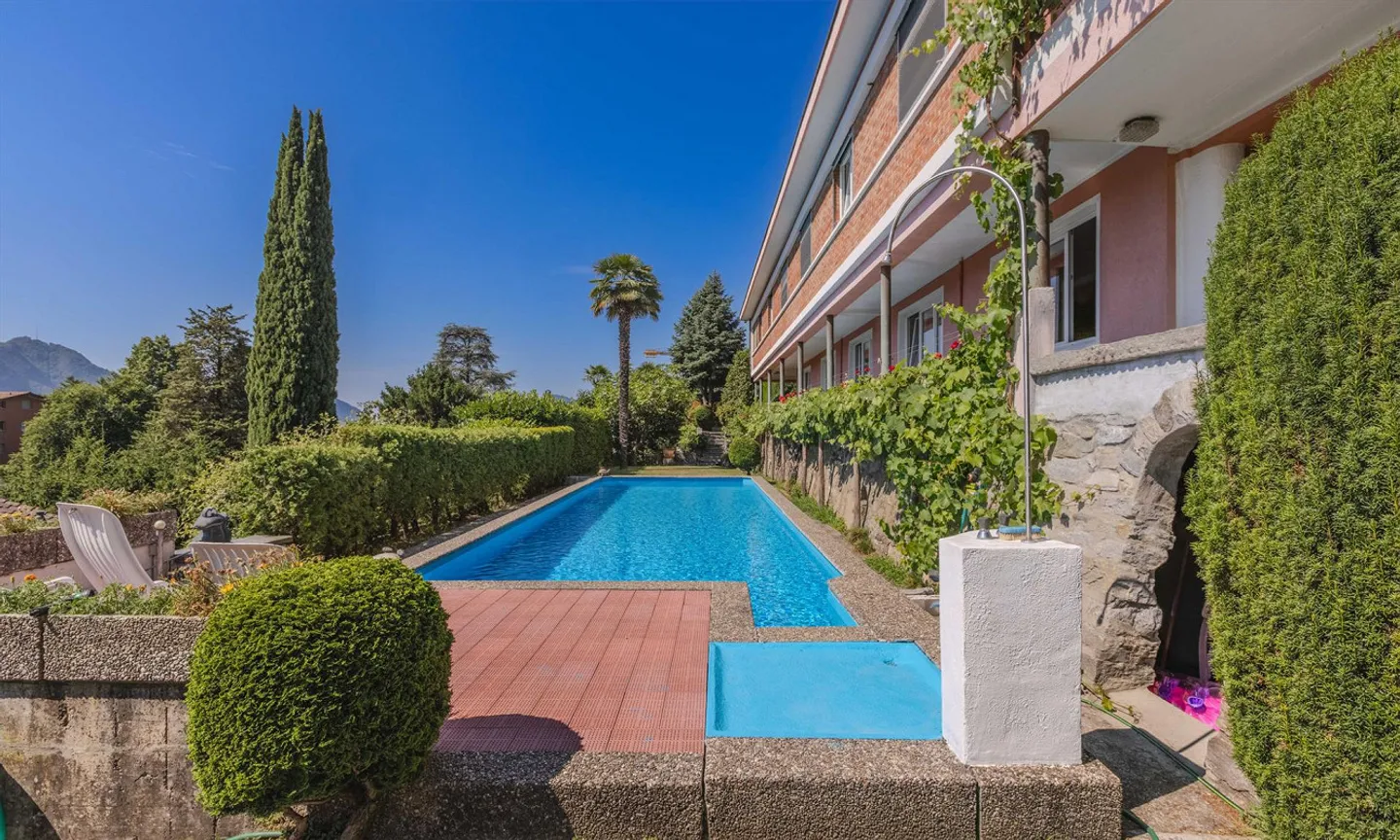 DA REDDITO - 12 STUDIOS UND ZWEI WOHNUNGEN IN SAVOSA - Foto 1 von 9