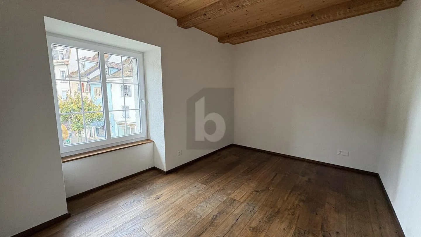 APPARTAMENTO CHARMING E IDEALMENTE SITUATO - Foto 3 di 6