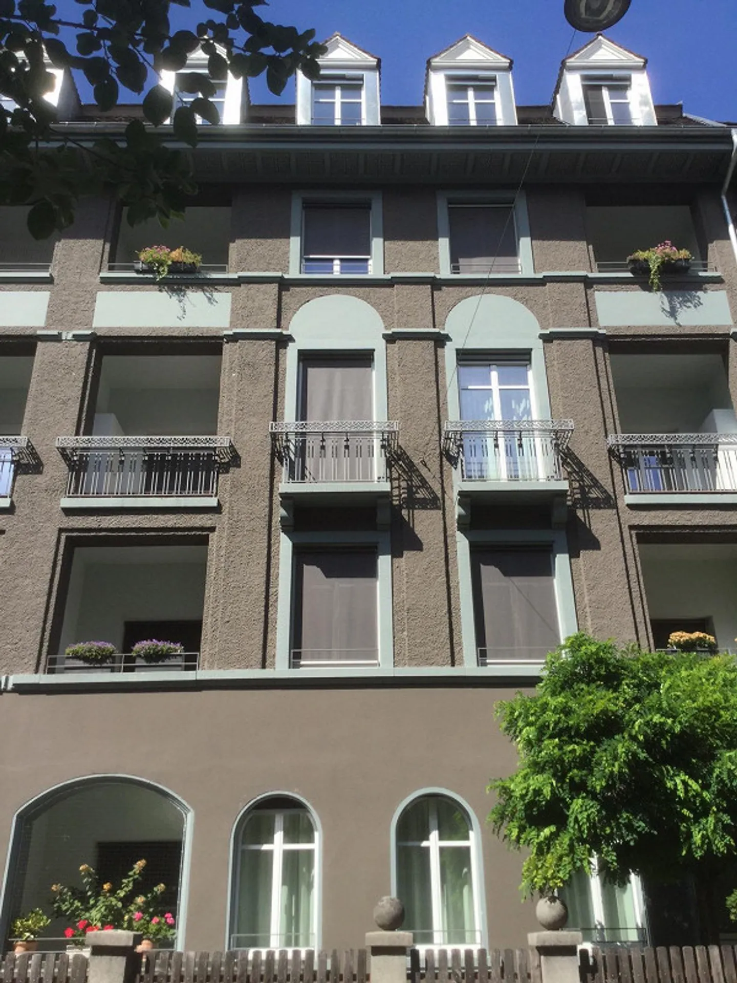 Appartamento 2.5 stanze - Foto 1 di 8