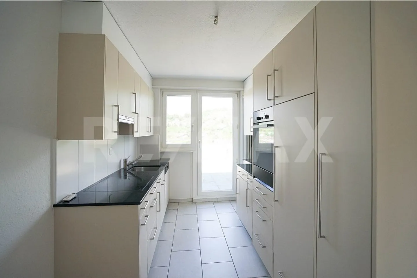 Mitten in Frick: 3.5 Zimmer-Wohnung mit herrlicher Dachterrasse - Foto 2 von 7