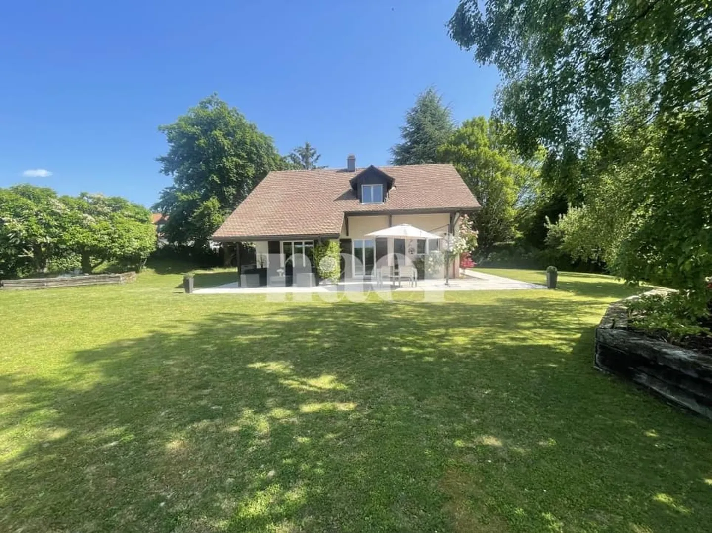 Beautiful fully renovated individual villa with large garden - Photo 1 of 13