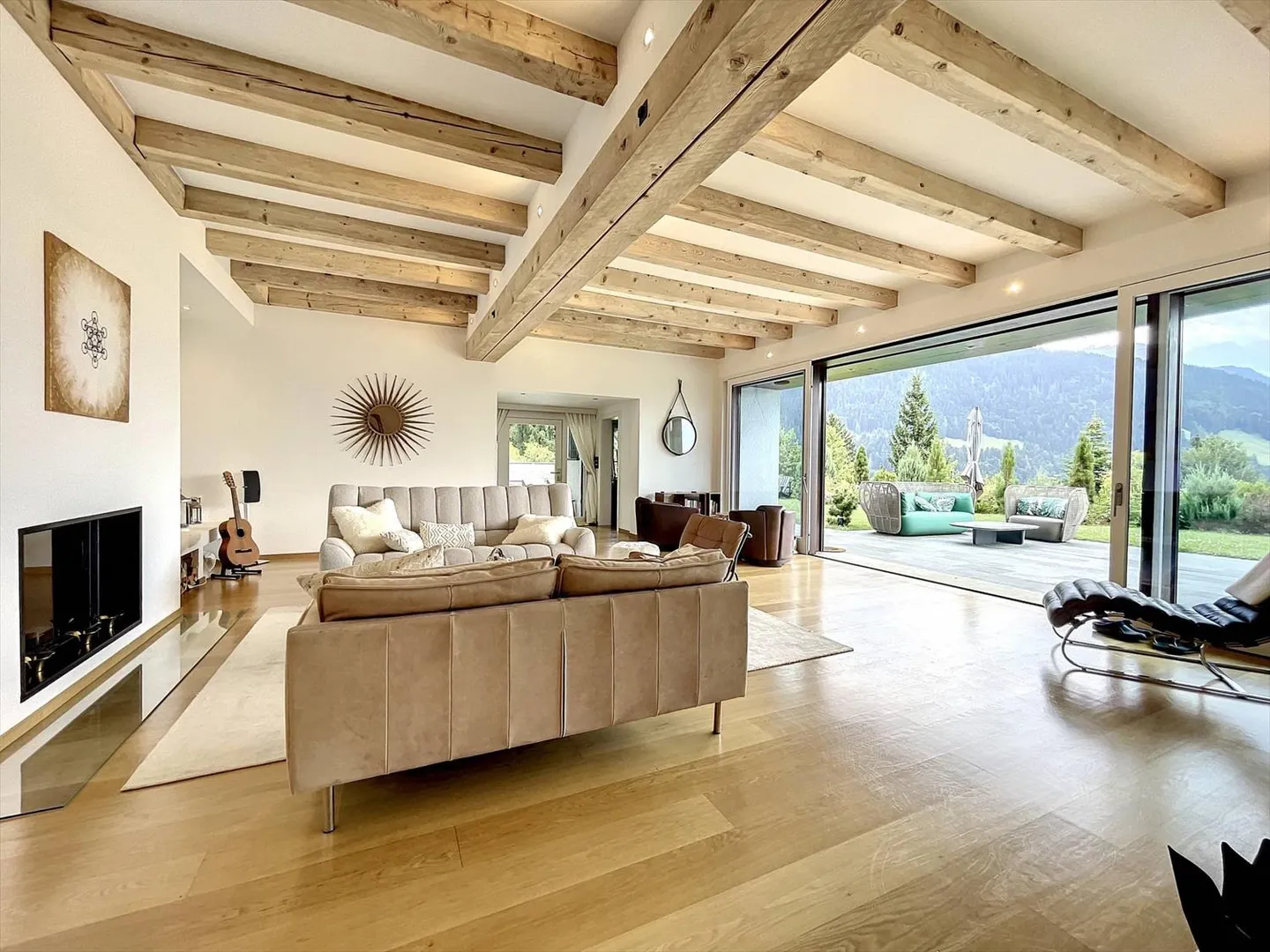 Chalet magnifique avec piscine et vue imprenable sur les Dents-du-Midi - Photo 3 sur 13
