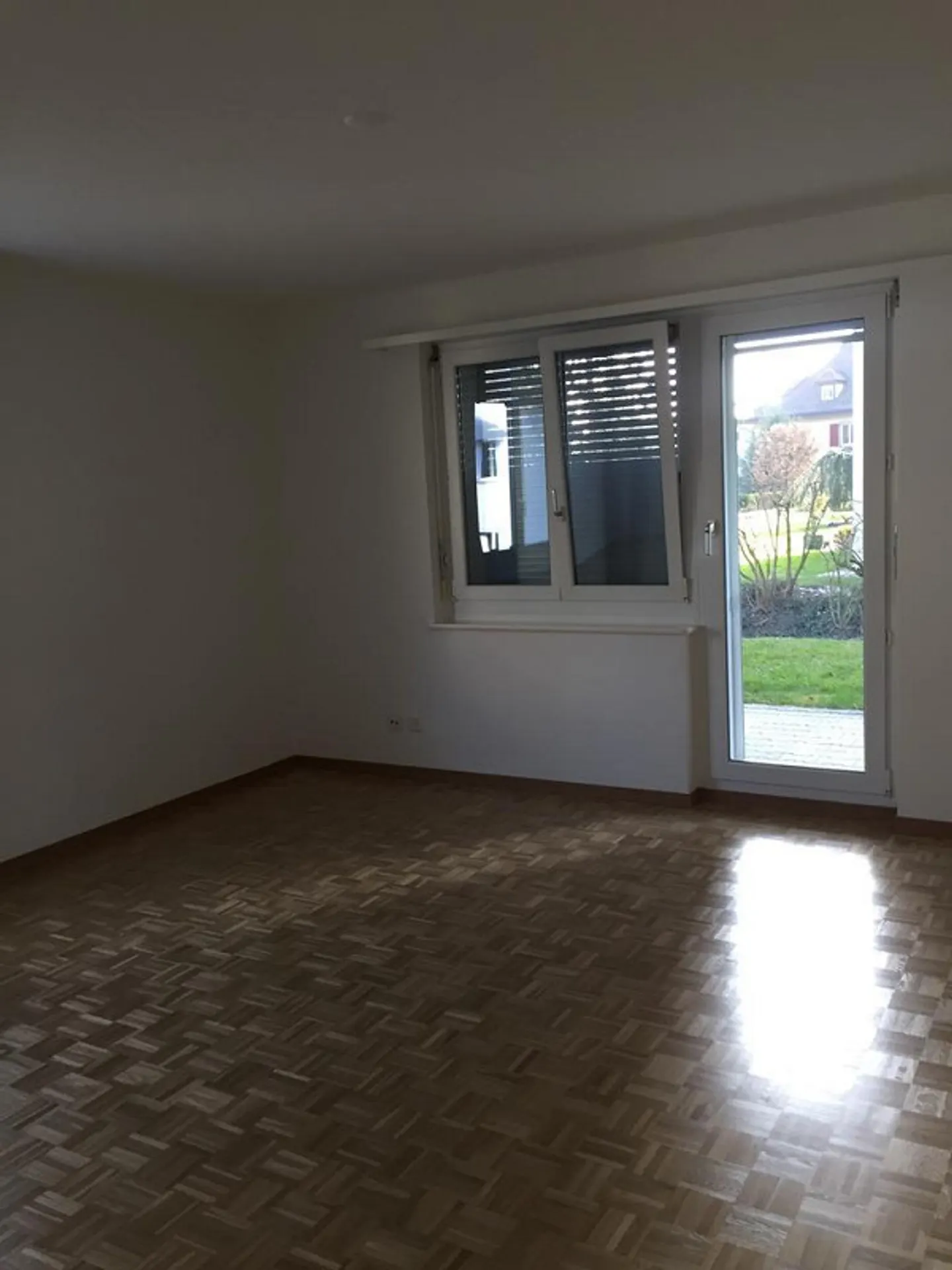 2.5 Zimmer-Wohnung mit Sitzplatz - Foto 2 von 6