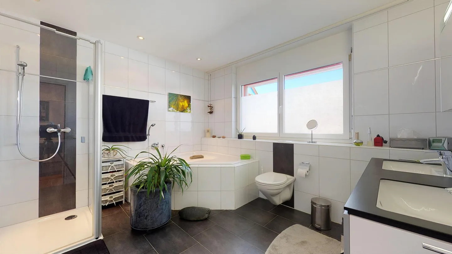 Moderne Terrassenwohnung mit Bergsicht - Foto 18 von 29