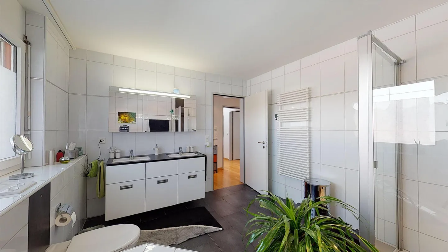 Moderne Terrassenwohnung mit Bergsicht - Foto 19 von 29