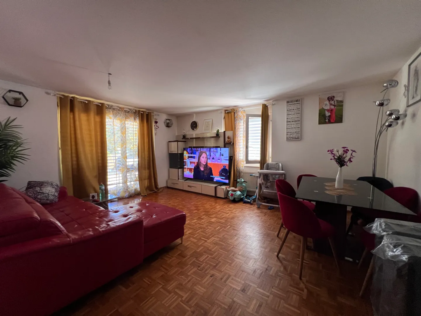 Appartement spacieux avec jardin - Photo 2 sur 4