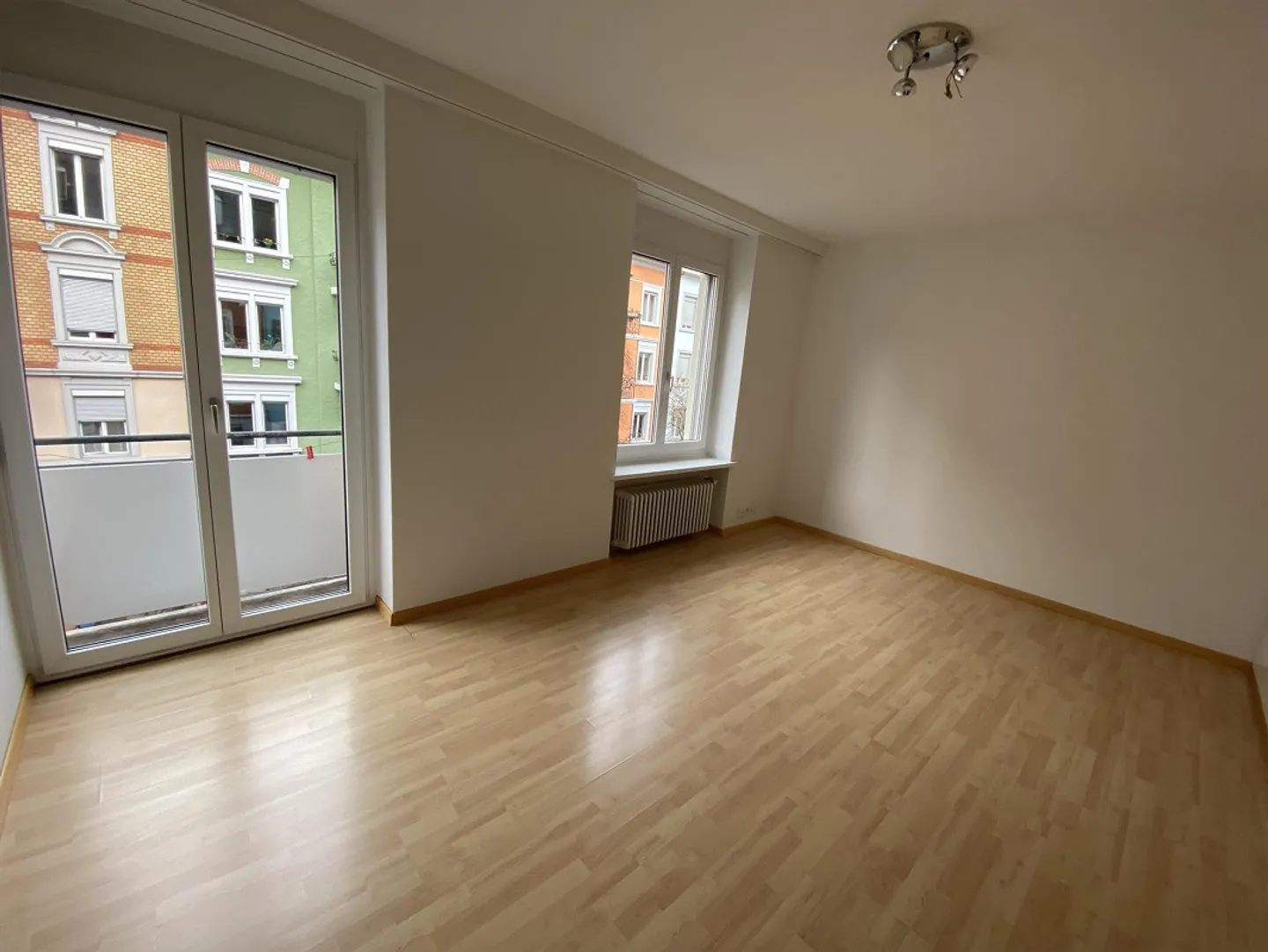Studio in perfect location in Zurich-Wiedikon - Photo 2 of 5