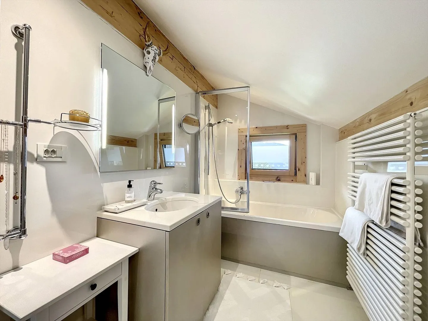 Chalet magnifique avec piscine et vue imprenable sur les Dents-du-Midi - Photo 10 sur 13