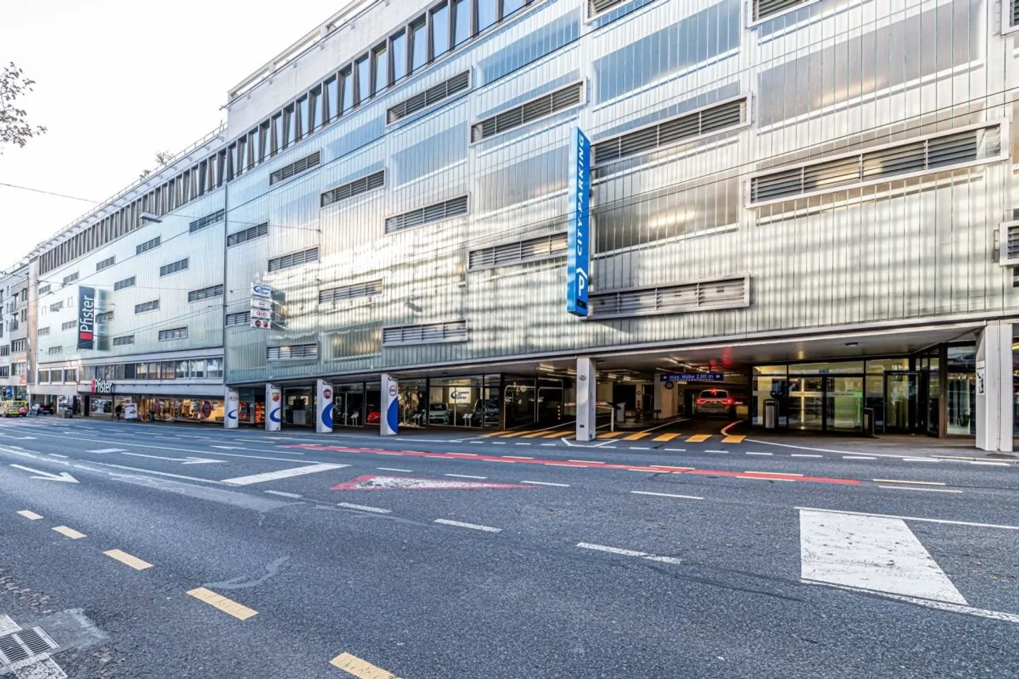 Posto auto cercasi nella città di Lucerna? - Foto 1 di 3