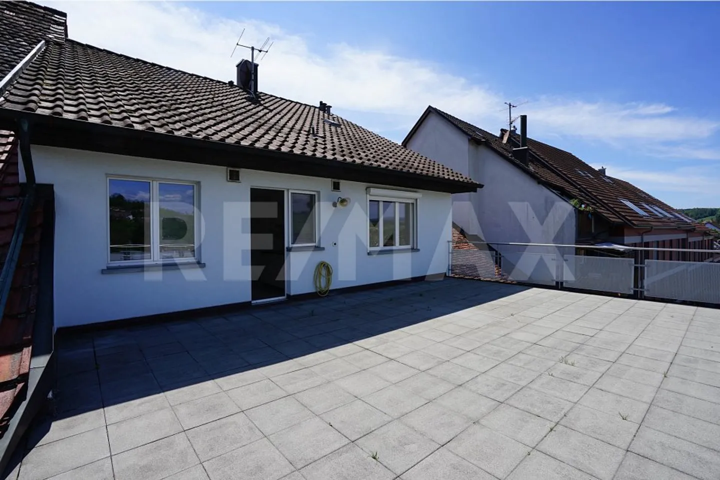 Mitten in Frick: 3.5 Zimmer-Wohnung mit herrlicher Dachterrasse - Foto 7 von 7