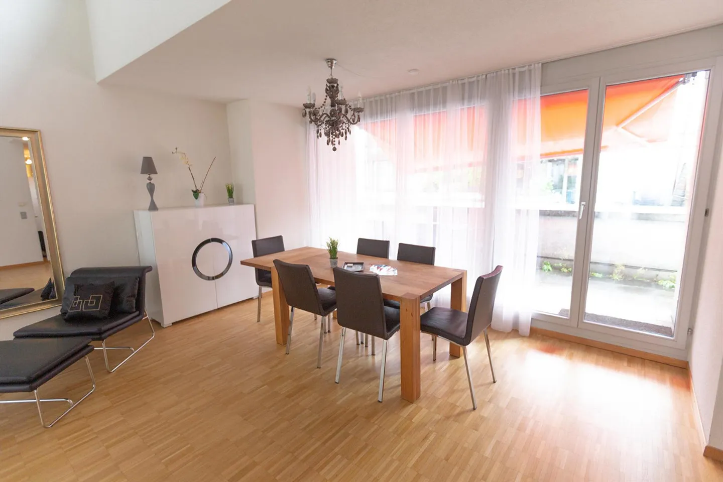Appartement meublé de 4,5 pièces avec service au cœur de Lucerne - Photo 1 sur 15