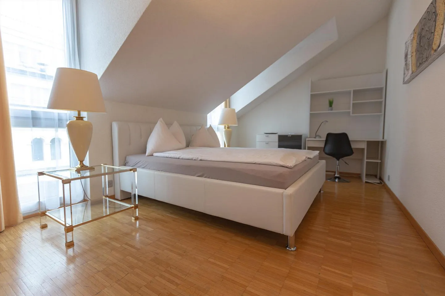 Appartement meublé de 4,5 pièces avec service au cœur de Lucerne - Photo 4 sur 15
