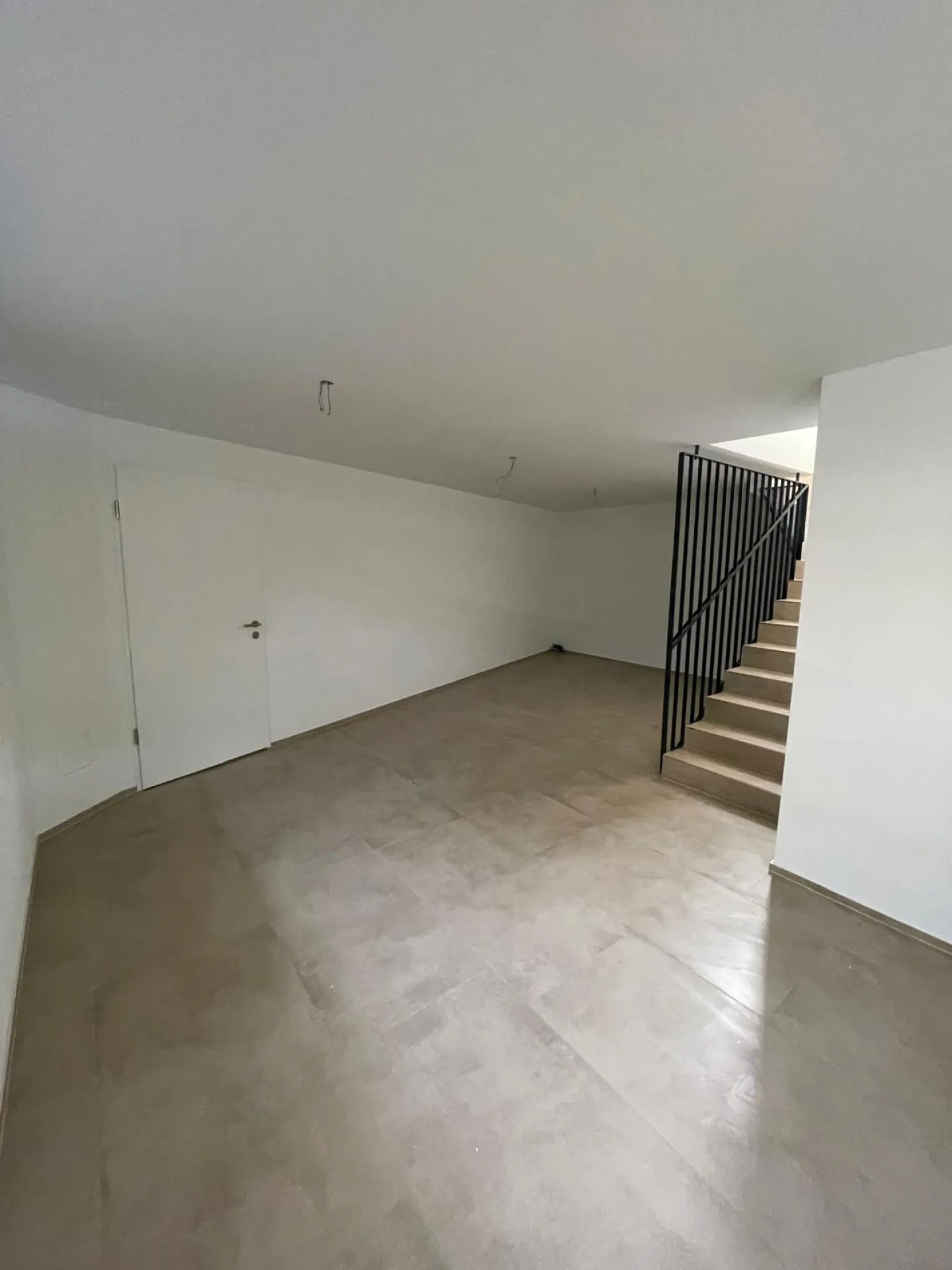 Spazio commerciale esclusivo su due piani - Foto 7 di 9