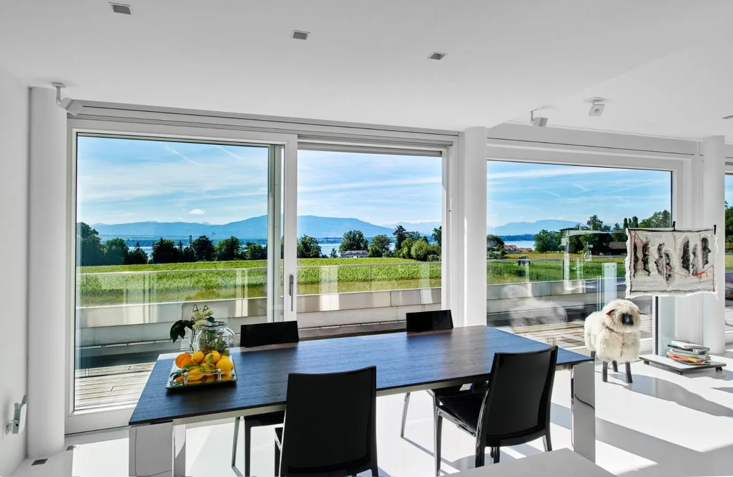 Three-Storey 7-Room House in Coppet - Photo 2 of 9