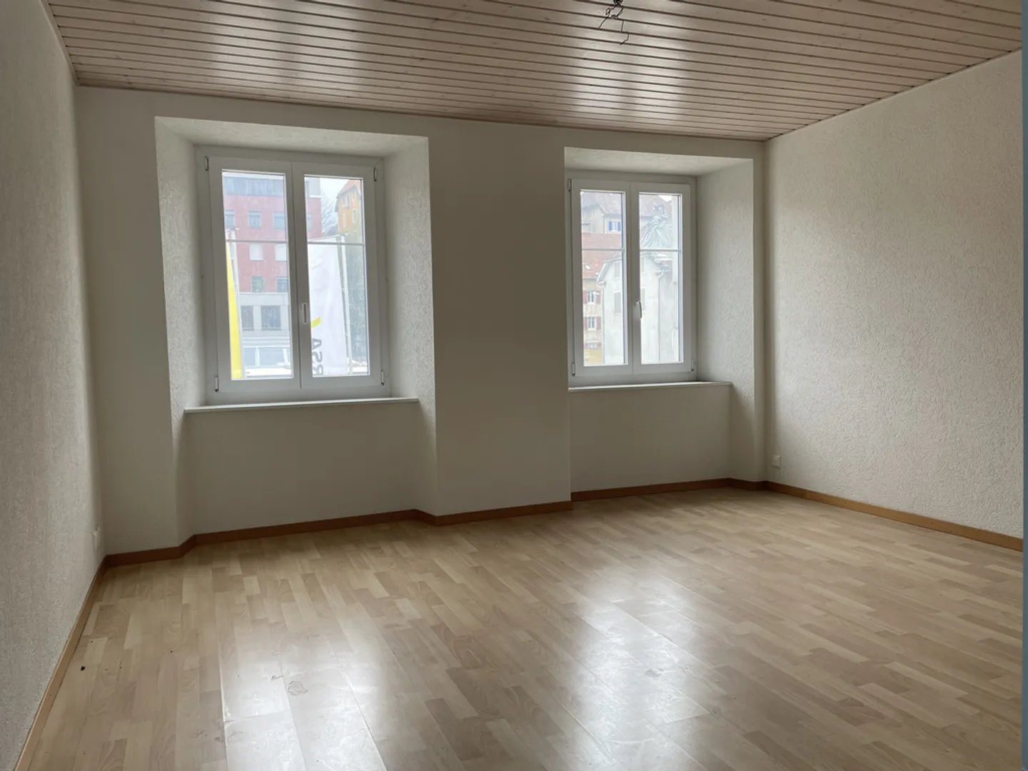 2.5 Room Apartment - Photo 3 of 7