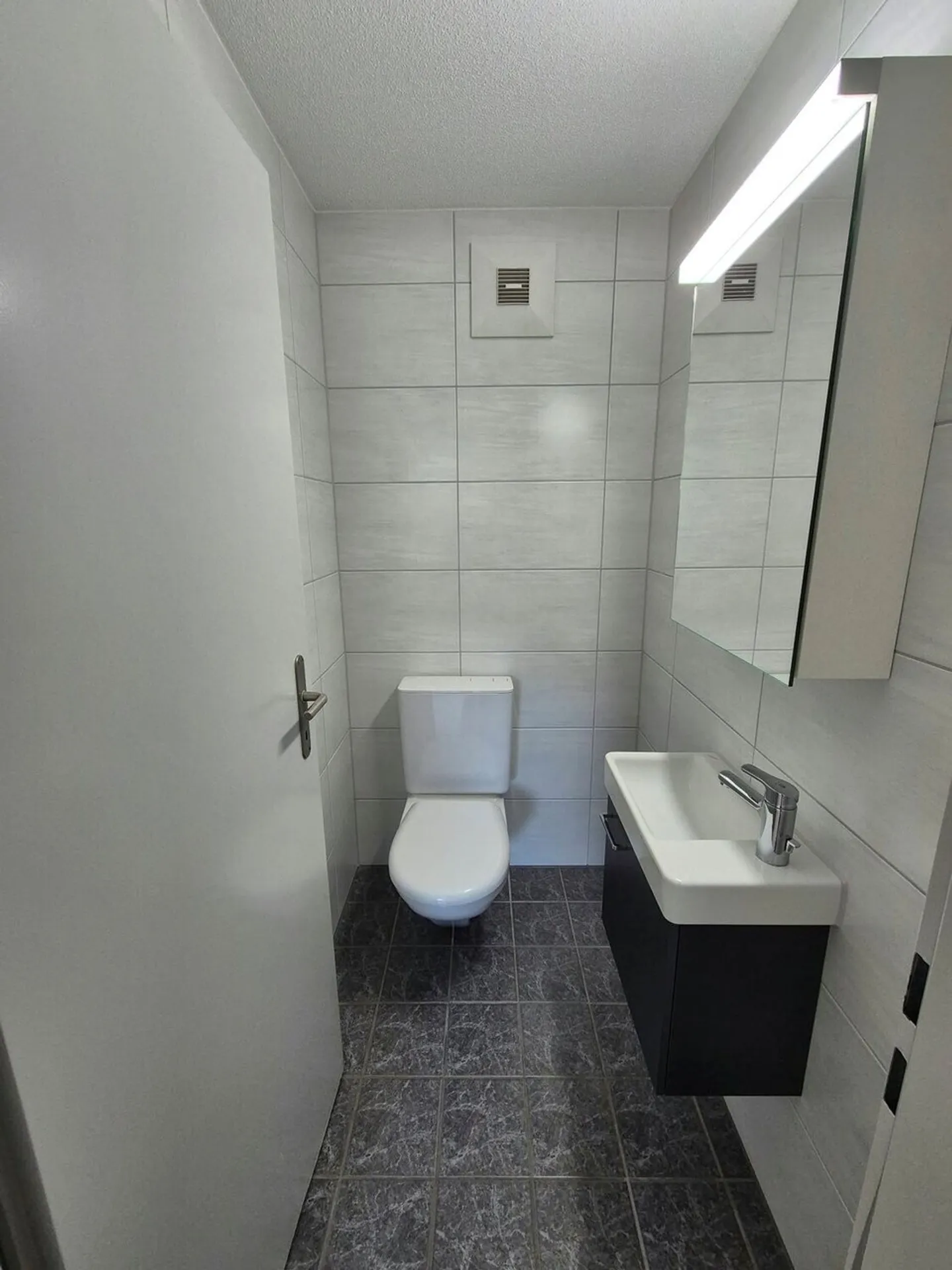 Moderne Wohnung mit grosser Terrasse - Foto 6 von 13