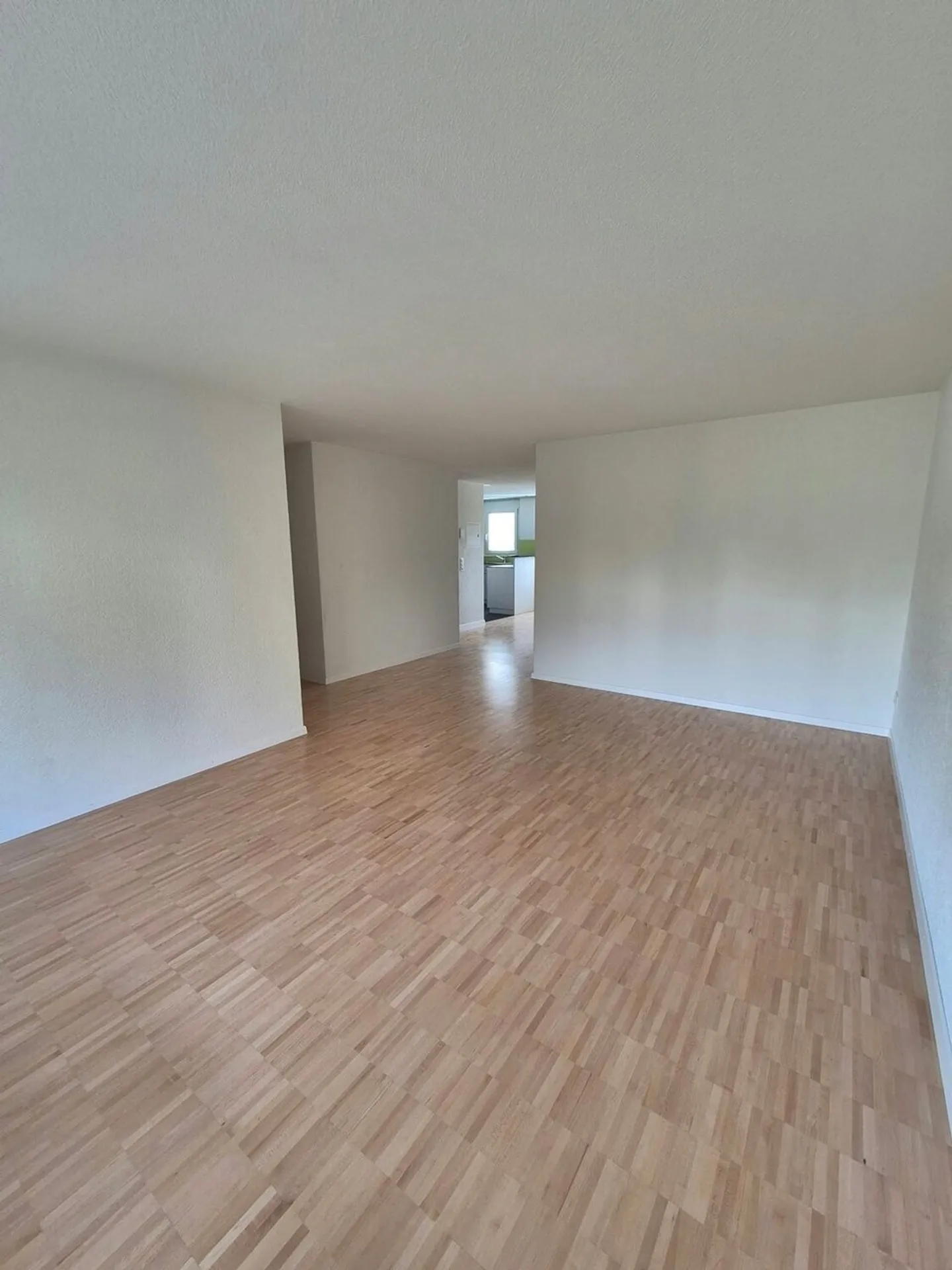 Moderne Wohnung mit grosser Terrasse - Foto 9 von 13