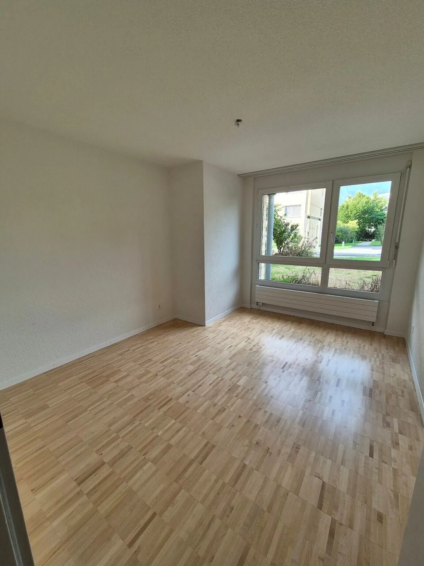 Moderne Wohnung mit grosser Terrasse - Foto 10 von 13