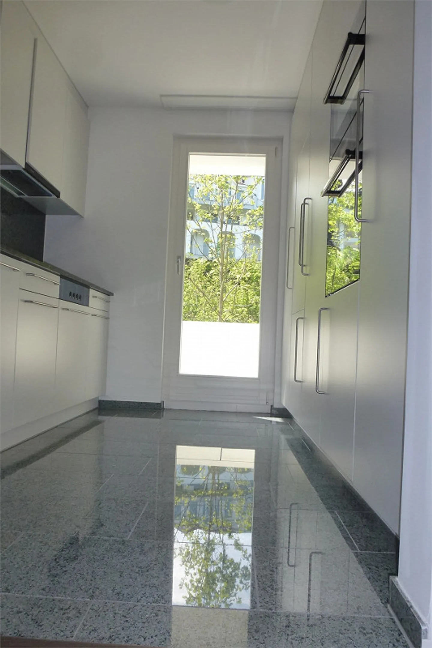 Appartement 3.5 pièces dans un quartier résidentiel calme et beau - Photo 5 sur 6