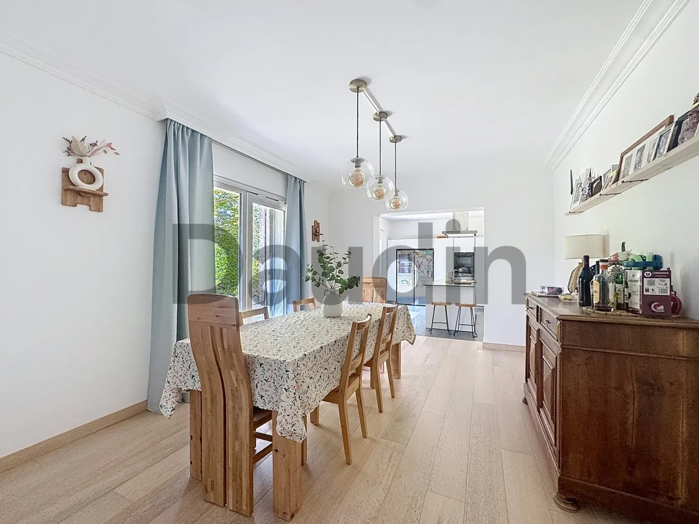 Jolie maison familiale de 9 pièces rénovée - Photo 3 sur 9