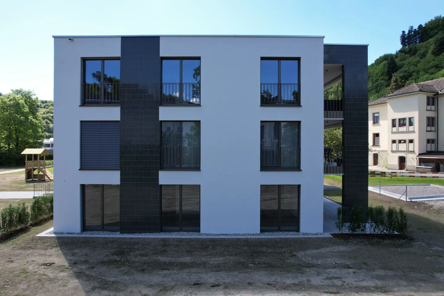 Nouvel appartement de 4,5 pièces au rez-de-chaussée (C2) - Photo 2 sur 13