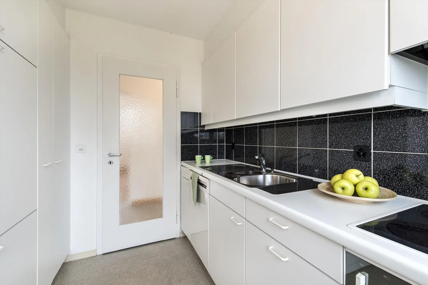 Apartment for rent - Photo 4 of 6