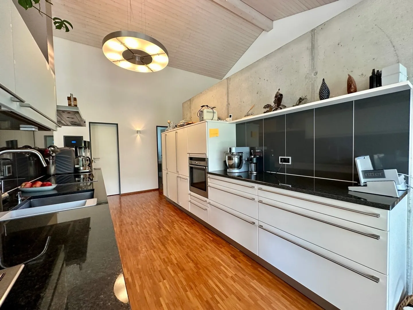 Maison de luxe avec piscine dans un emplacement de choix - Photo 9 sur 21