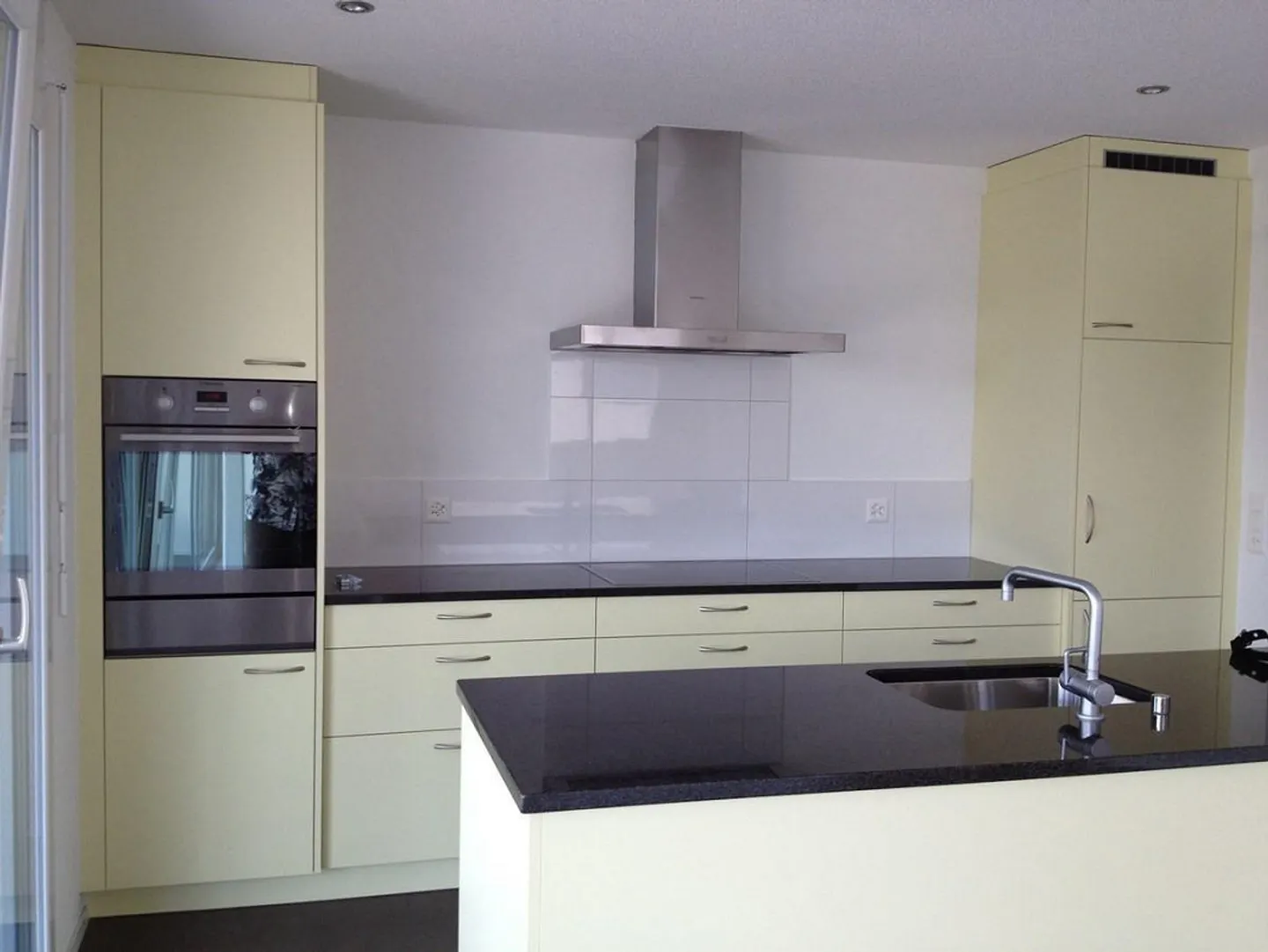 Appartement lumineux et spacieux avec beaucoup de lumière du jour à Dotzigen - Photo 2 sur 7