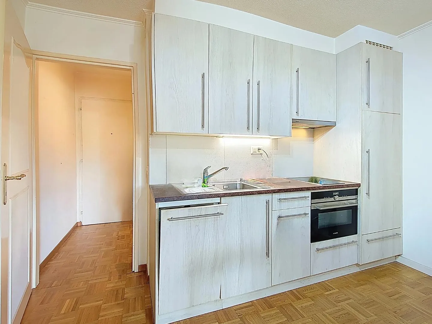 Studio affascinante con balcone - Foto 3 di 9