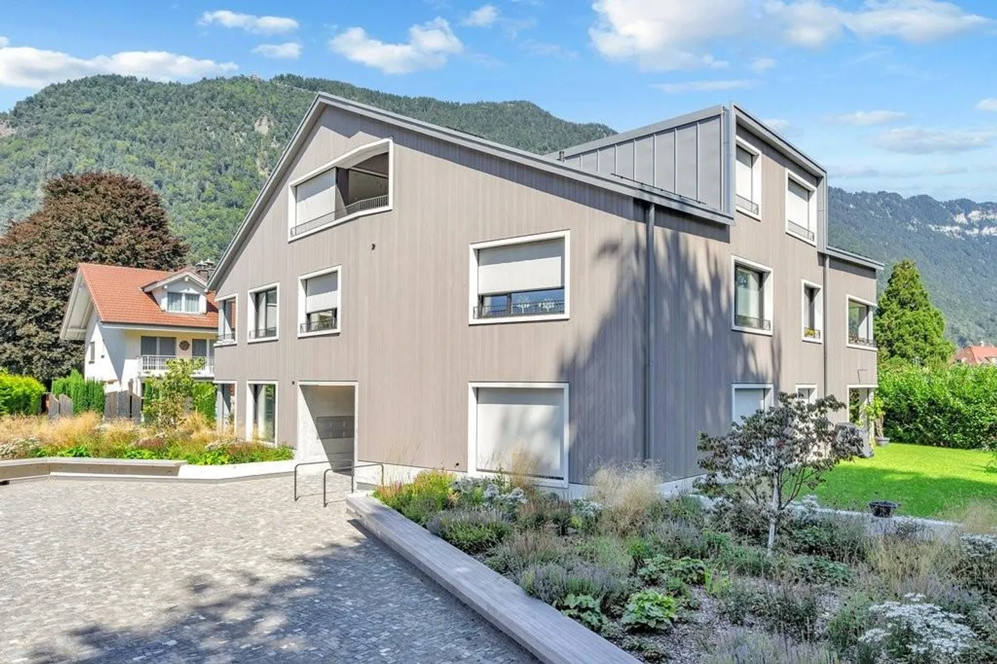 Beautiful ground floor apartment near the center - Photo 2 of 12