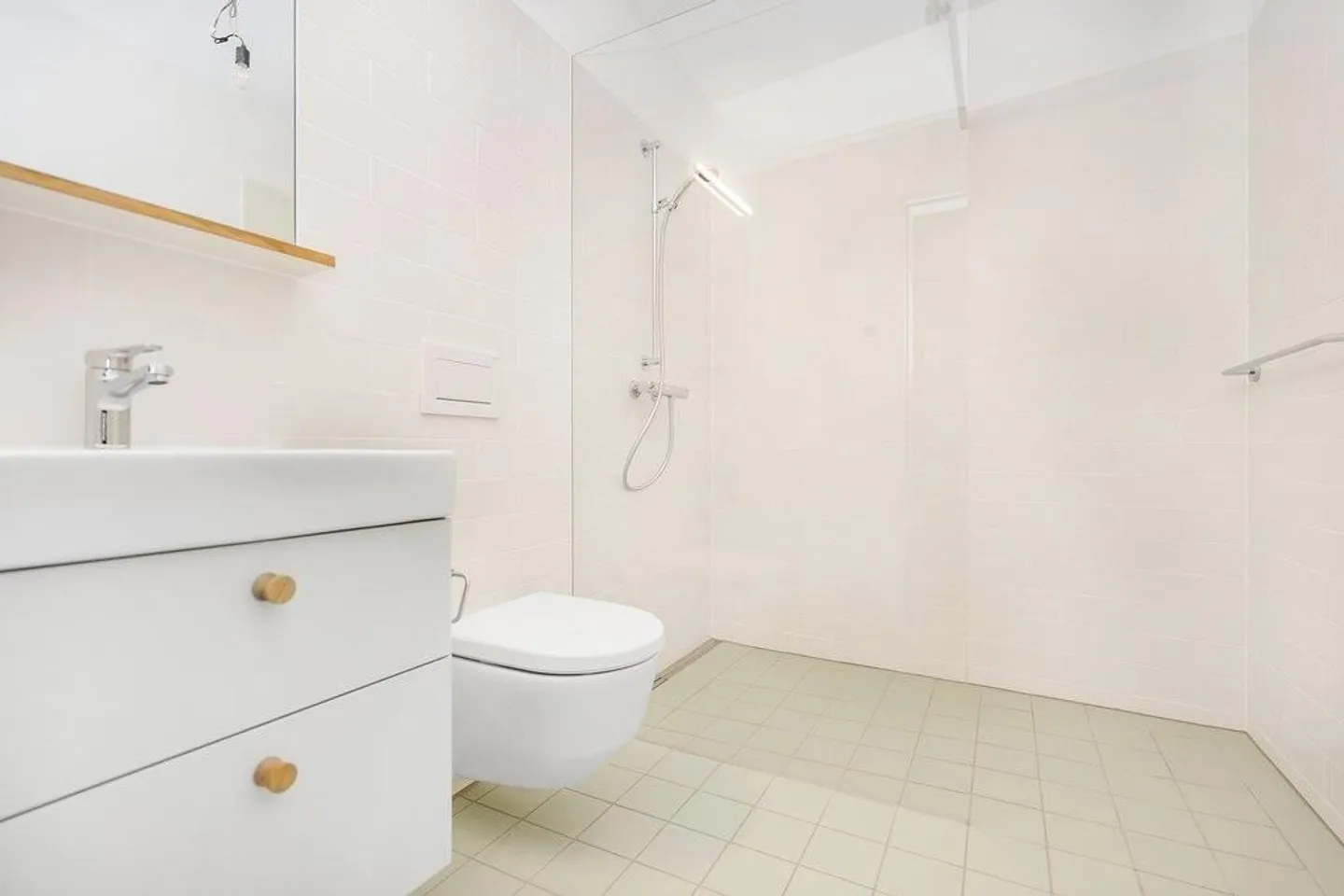 Beautiful ground floor apartment near the center - Photo 6 of 12