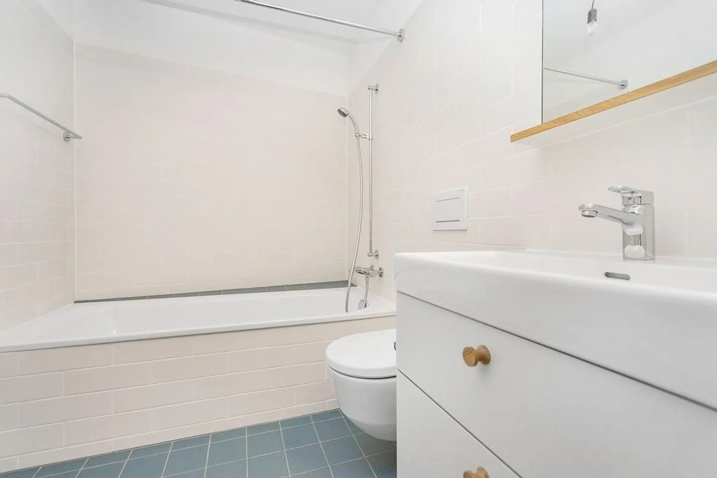 Beautiful ground floor apartment near the center - Photo 7 of 12